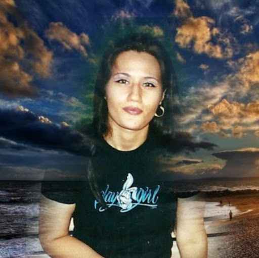 Sandra Gonzales Photo 17