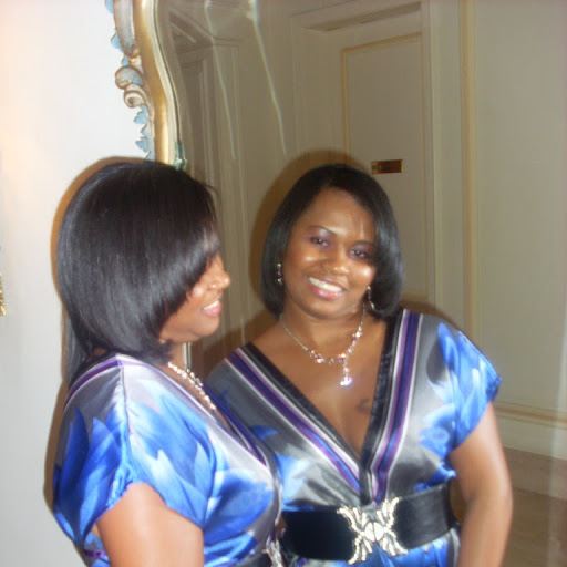 Tracey Rowe Photo 32