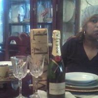 Sharon Valentine Photo 30