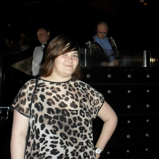 Amy Cummings Photo 23