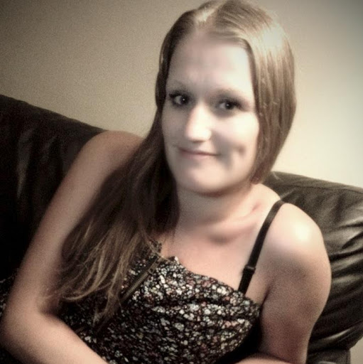 Julia Saavedra Photo 11