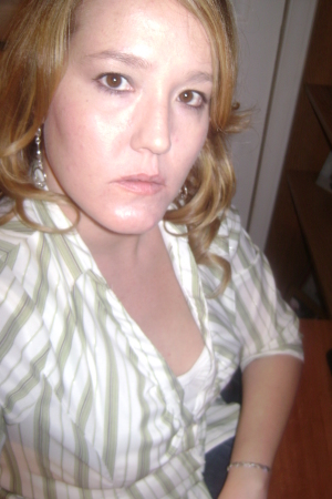 Julia Hall Photo 33