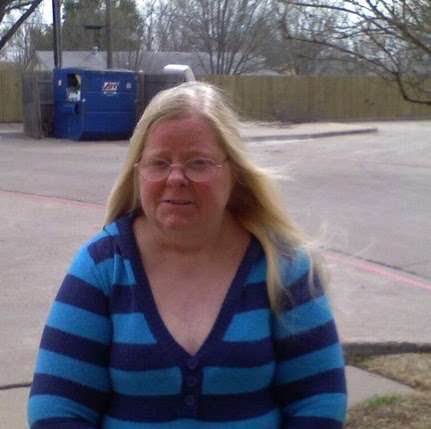 Debra Gomez Photo 18