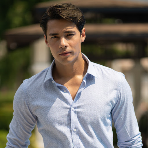 Benjamin Tang Photo 30