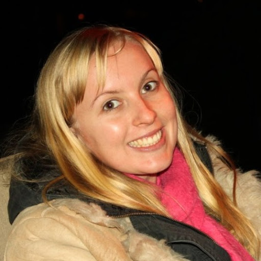 Sarah Young Photo 28