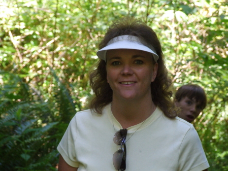 Linda Larson Photo 16