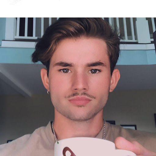 Joe Gilbert Photo 15