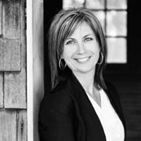 Julie Dwyer Photo 7