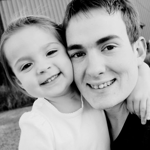 Dustin Howell Photo 39