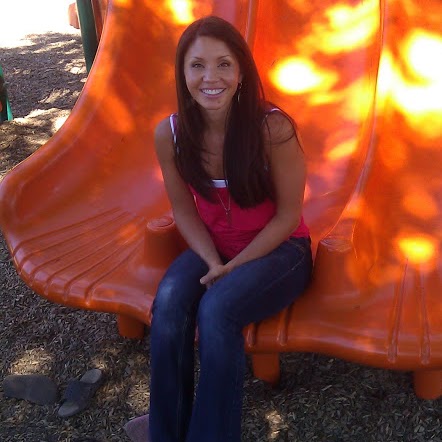 Erin Daniels Photo 16