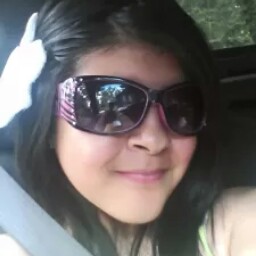 Elizabeth Vega Photo 10