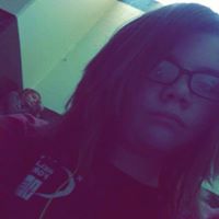 Emily Hammett Photo 24