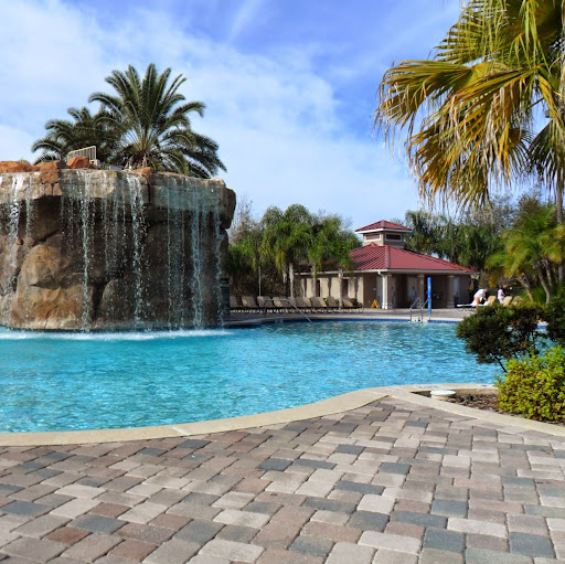 Lindsey Hutchins Photo 11