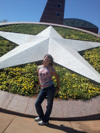 Kirsten Singleton Photo 13