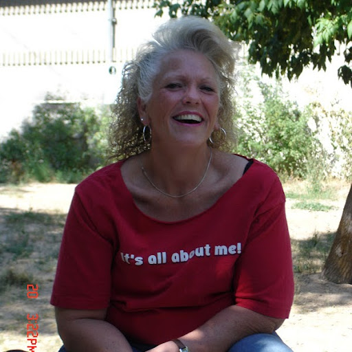 Julie Uribe Photo 15