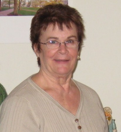 Elizabeth Phipps Photo 23