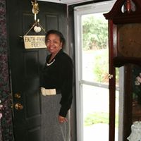 Theresa Hicks Photo 26