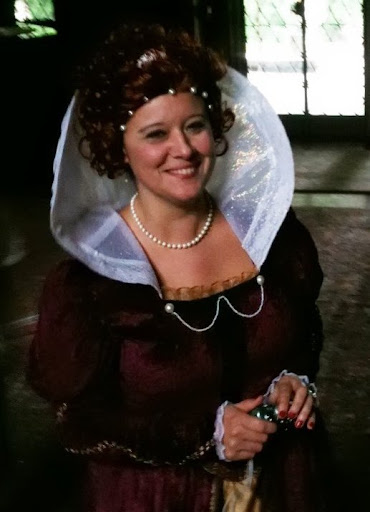 Elizabeth Mcneilly Photo 4