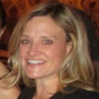 Kristin Schneider Photo 16