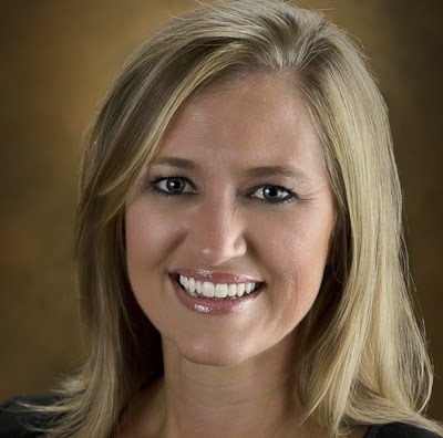 Kristin Hawkins Photo 34