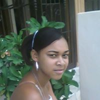 Elizabeth Valentin Photo 17