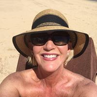 Julie Graves Photo 37