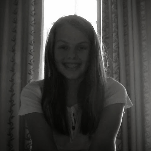 Lucy Anderson Photo 33