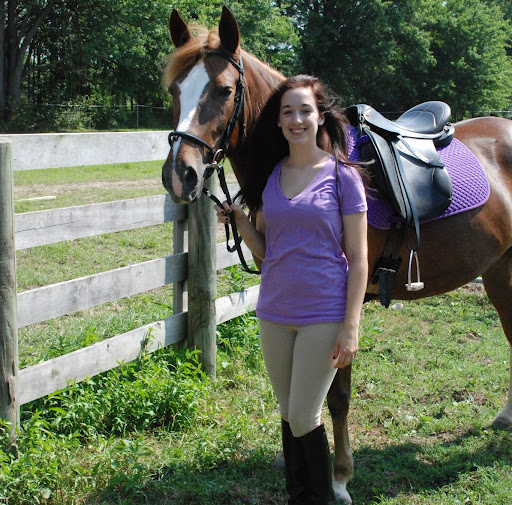 Alyssa Thompson Photo 22