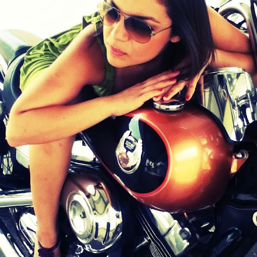 Ada Garcia Photo 35