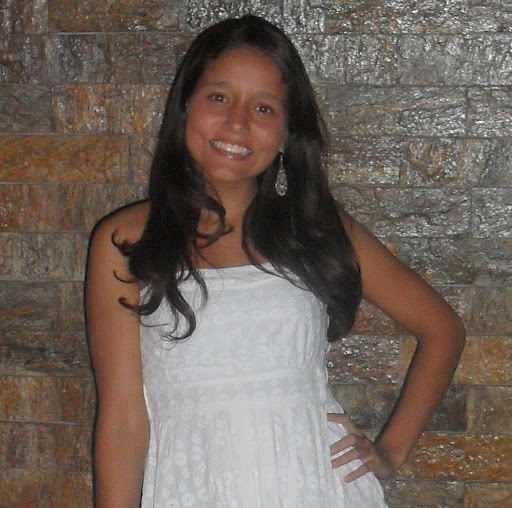 Jennifer Souza Photo 46
