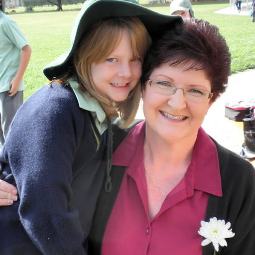Julie Swanson Photo 26