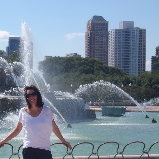 Julie Betts Photo 17