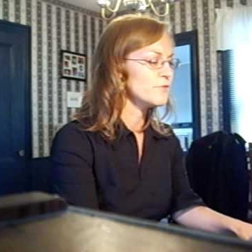 Amy Moody Photo 30