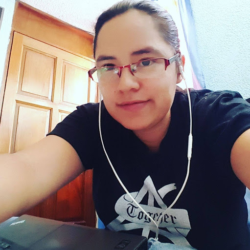 Hazel Saenz Photo 1
