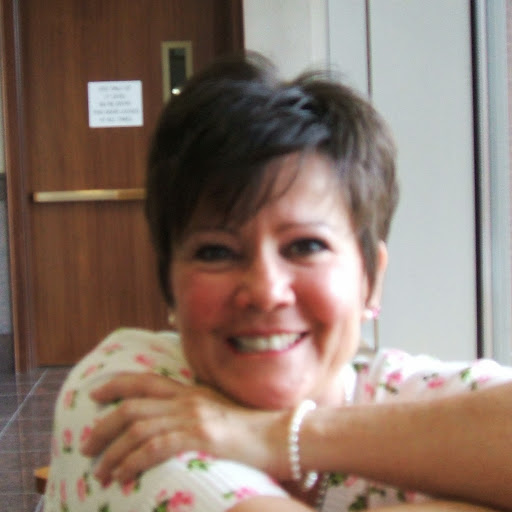 Elaine Barrett Photo 35