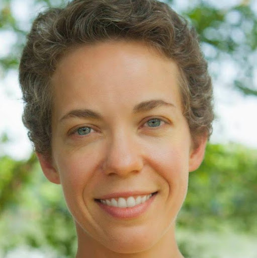 Elizabeth Preston Photo 31
