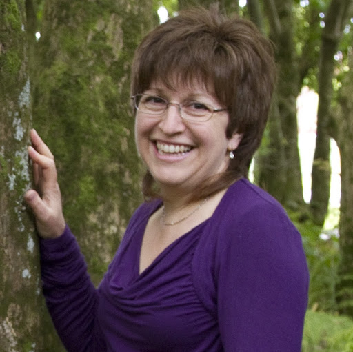 Suzanne Gregory Photo 12