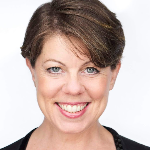 Elizabeth Saunders Photo 10