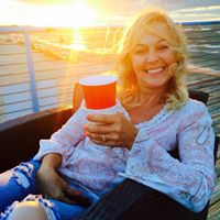 Suzanne Faulkner Photo 14