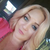 Angela Tracy Photo 23