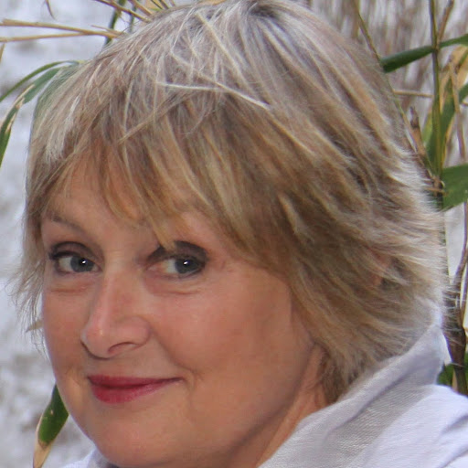 Paula Brewer Photo 14