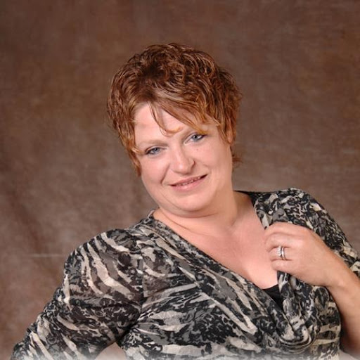 Michelle Roth Photo 7