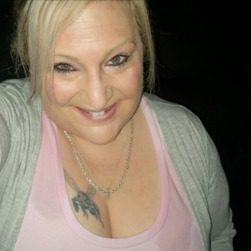 Shelly Brown Photo 15