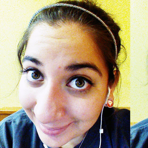 Sarah Ruiz Photo 30