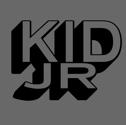 Johnny Reeves Photo 18