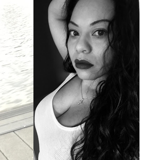 Nikki Spence Photo 22