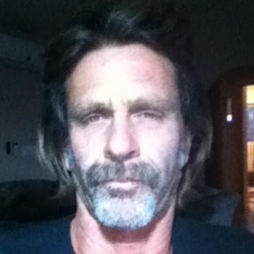 Robert Quirk Photo 17