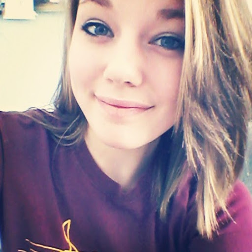 Elizabeth Larsen Photo 18