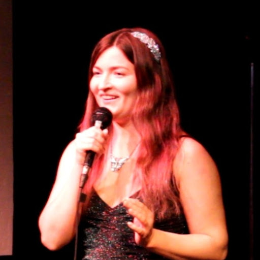 Chelsea Burns Photo 18