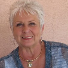 Elizabeth Masters Photo 9